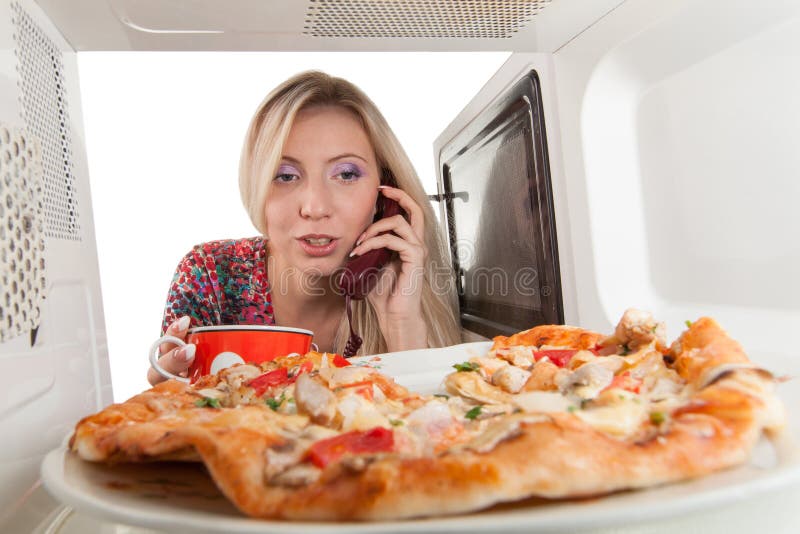 Preparing pizza