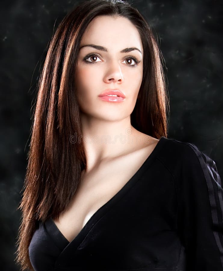 Presentación sensual hermosa de la mujer fotografía de archivo Presentación sensual hermosa de la mujer fotografía de archivo