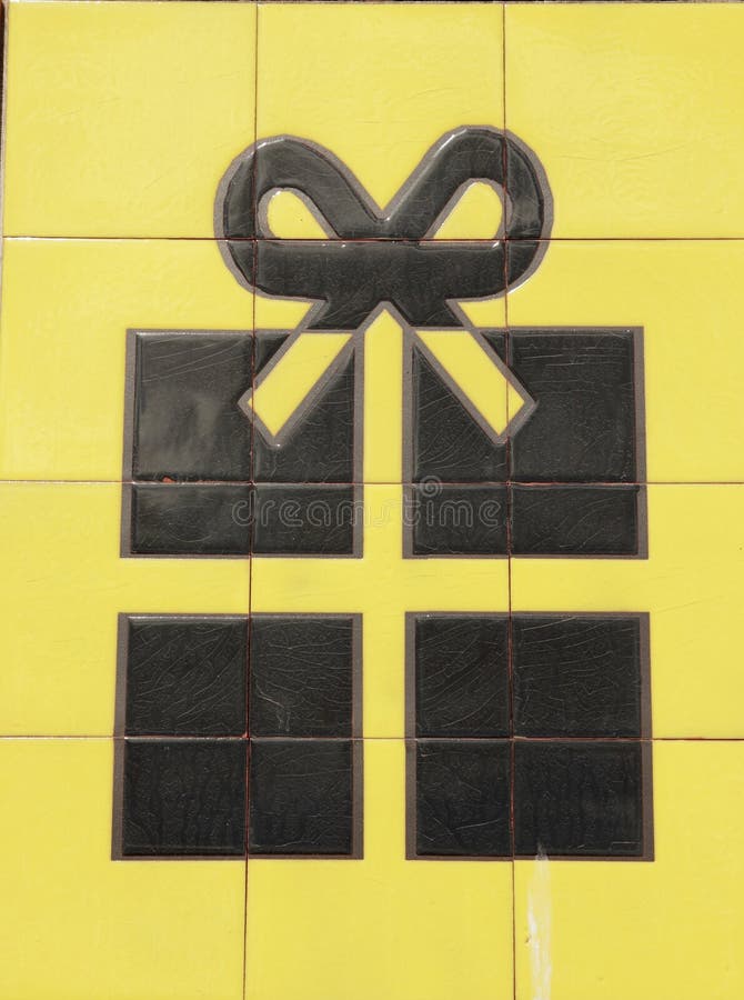 Azulejos Amarillos Fotos De Stock - Descarga 375 Fotos Libres de Derechos