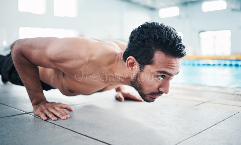 Equipe De Profissionais Para Exercícios E Treinamento. Atletas, Homens E  Mulheres Juntos Para Foto de Stock - Imagem de potência, diversidade:  277635494