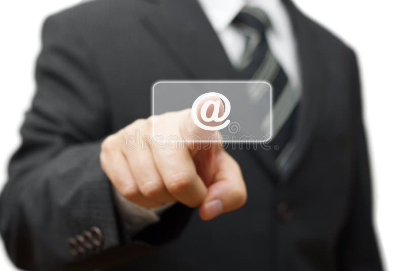 Pressing d'homme d'affaires (@) au bouton virtuel, communication d'email photos stock Pressing d'homme d'affaires (@) au bouton virtuel, communication d'email photos stock