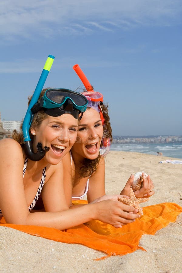 Pret op de vakantie van het de zomerstrand royalty-vrije stock foto's Pret op de vakantie van het de zomerstrand royalty-vrije stock foto's