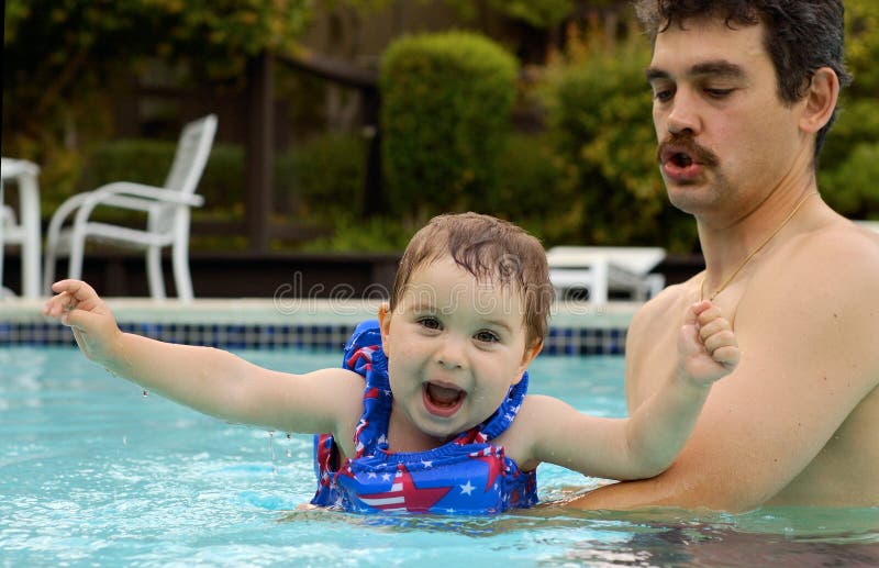 Pret in pool 2 royalty-vrije stock foto Pret in pool 2 royalty-vrije stock foto