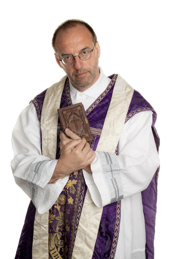 Un Cattolico Può Entrare In Una Chiesa Evangelica Prete Cattolico Con La Bibbia in Chiesa Immagine Stock - Immagine di