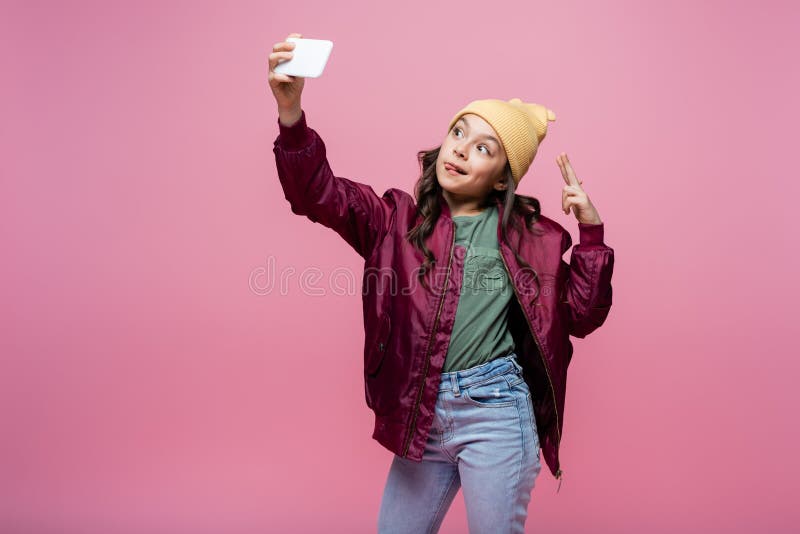 Preteen fille en tenue design prise photos stock