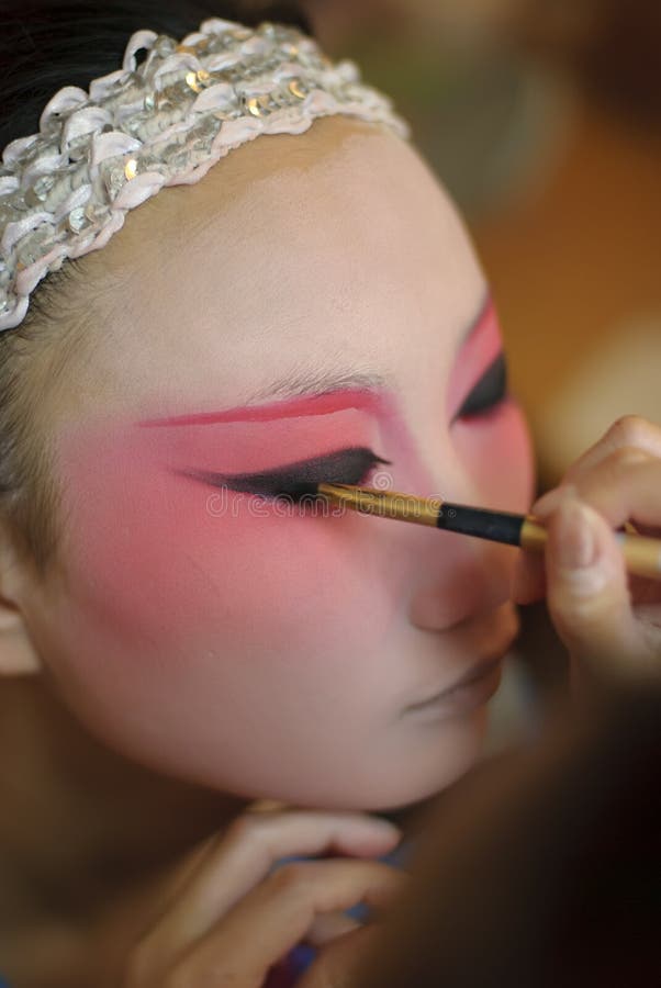 Pretty chinese opera actress