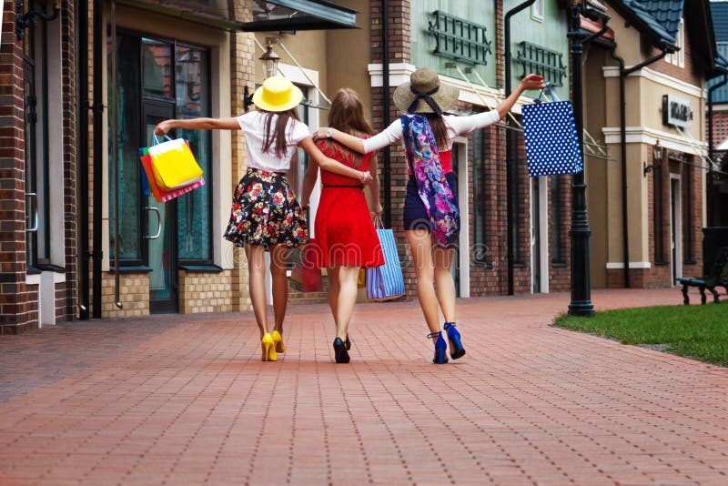Fashion Luxury Women Designer bags with matching hats high heel sandal –  NidouloveShop