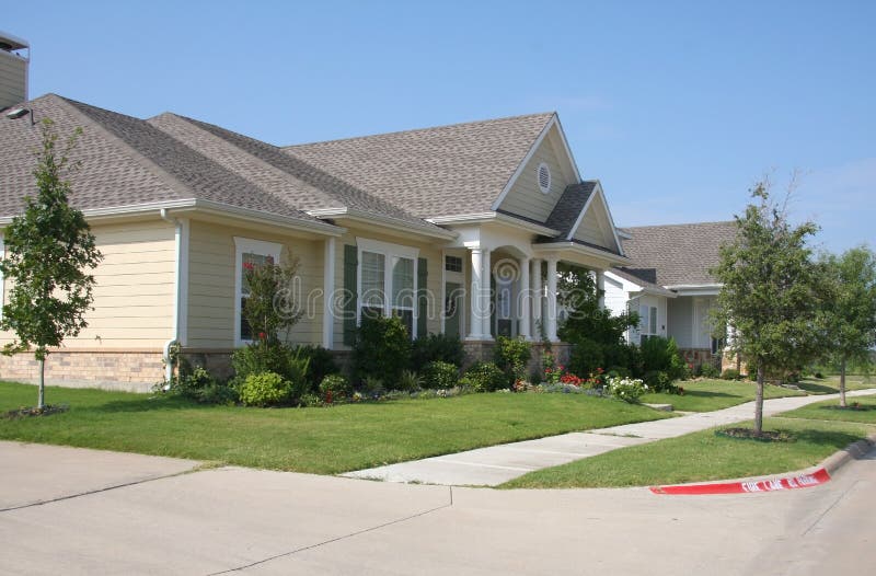 Pretty houses with gadern