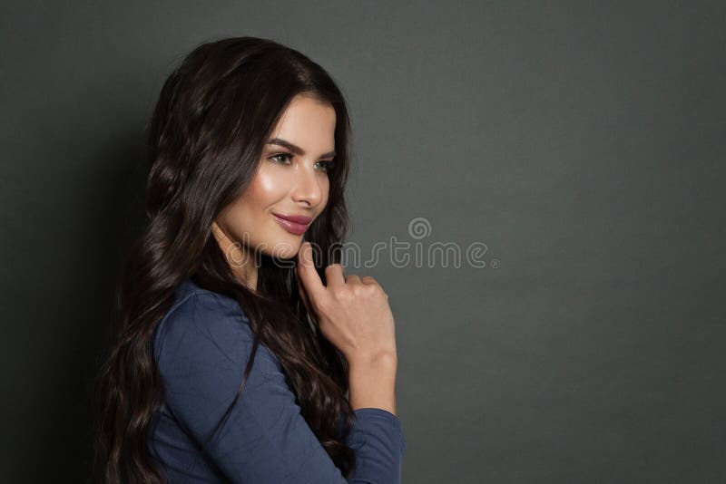 Premium Photo  Beautiful female profile pretty woman with a cute hairstyle  with flowers on light background generative ai
