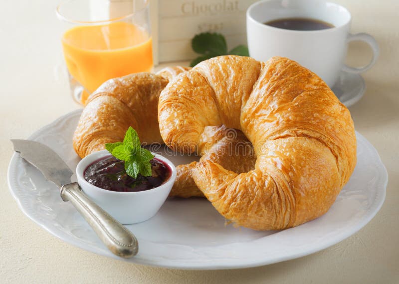 Prima colazione deliziosa del continentl fotografie stock Prima colazione deliziosa del continentl fotografie stock