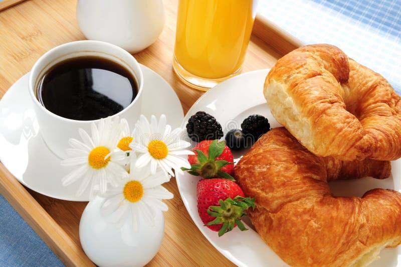 Prima colazione servita su un cassetto fotografia stock libera da diritti Prima colazione servita su un cassetto fotografia stock libera da diritti