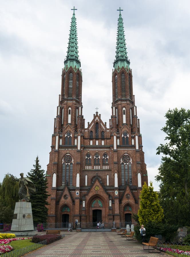 Prima vista della cattedrale di St Florian & x27;s a Varsavia, Polonia immagine stock libera da diritti Prima vista della cattedrale di St Florian & x27;s a Varsavia, Polonia immagine stock libera da diritti