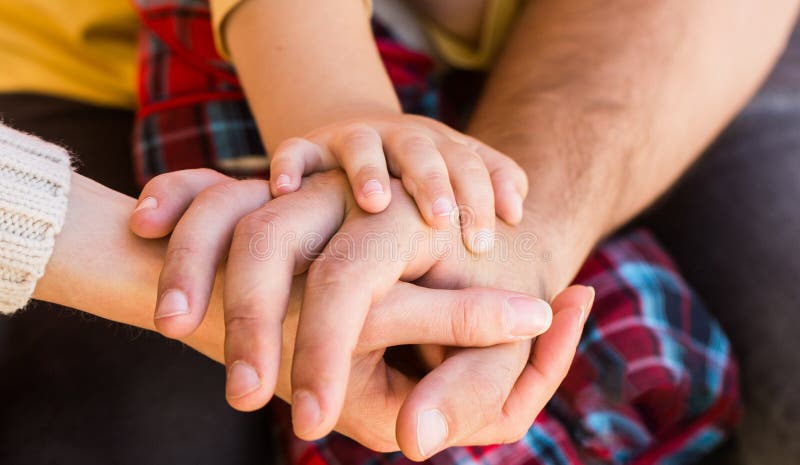 Mantiene Del Hijo Y De La Madre Para El Encadenamiento Del Padre Imagen