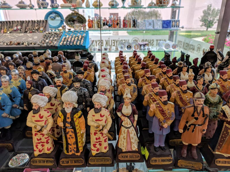 Primer Del Período Del Imperio Otomano De Los Oficiales De Los Soldados De Juguete En La Tienda De Regalos En El Palacio De Dolma Foto editorial - Imagen de período, otomano: 134150851