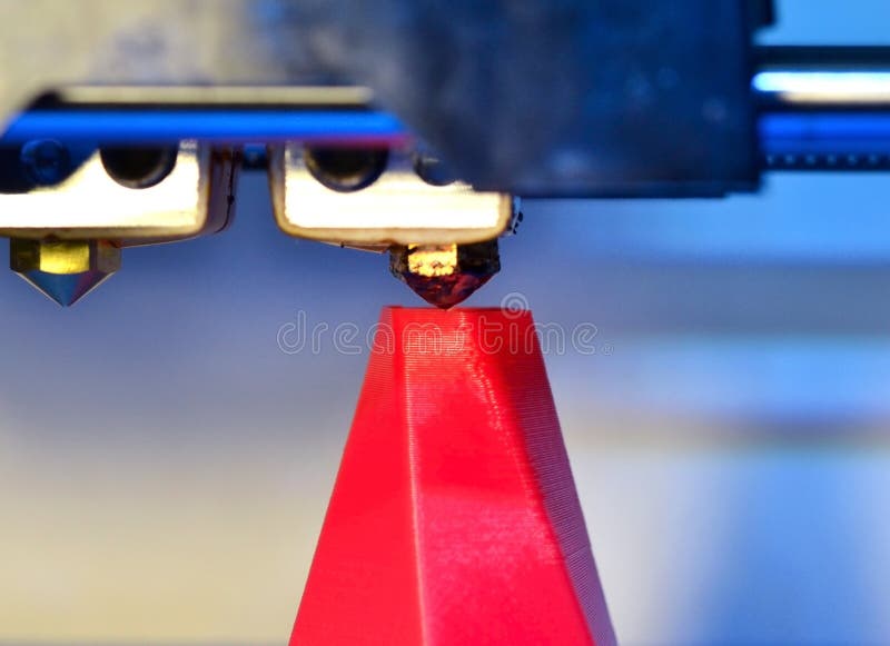 Primer moderno de la impresión de la impresora 3D foto de archivo libre de regalías Primer moderno de la impresión de la impresora 3D foto de archivo libre de regalías