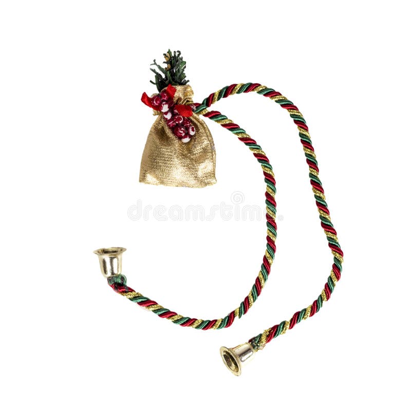 Primo piano del sacco dorato o di poco sacchetto per il regalo isolato su fondo bianco fotografia stock libera da diritti Primo piano del sacco dorato o di poco sacchetto per il regalo isolato su fondo bianco fotografia stock libera da diritti