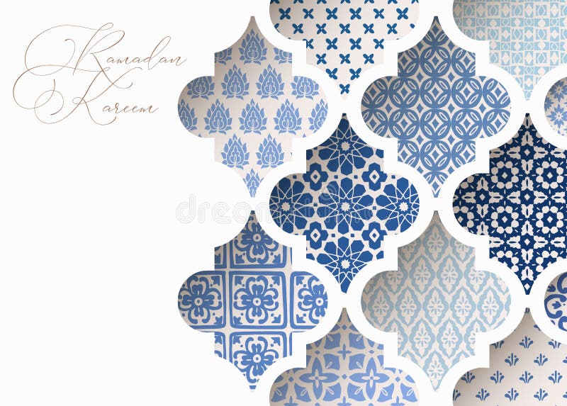 Primo piano delle mattonelle arabe ornamentali blu, modelli attraverso la finestra bianca della moschea Cartolina d'auguri, invit