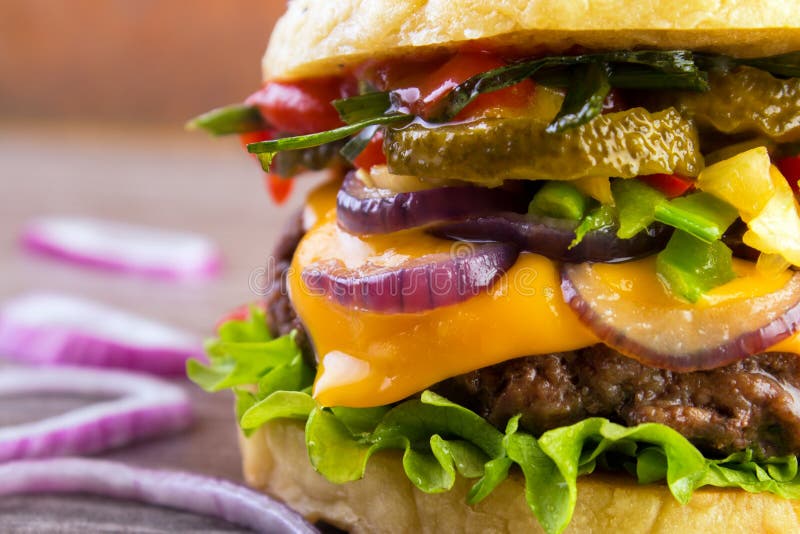 Primo piano gastronomico dell'hamburger