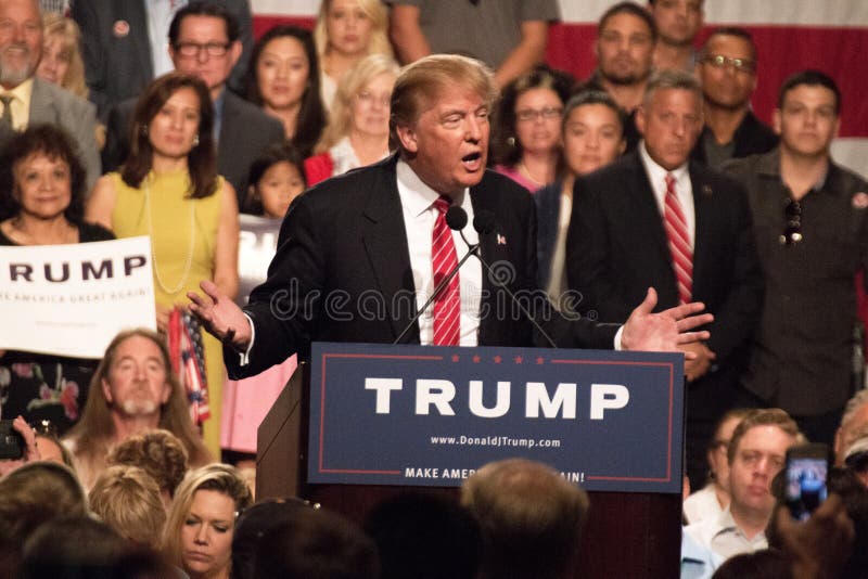Primo raduno della campagna presidenziale di Donald Trump a Phoenix immagine stock libera da diritti Primo raduno della campagna presidenziale di Donald Trump a Phoenix immagine stock libera da diritti