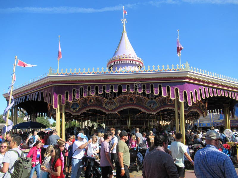 Prince Charming Regal Carousel酒店位于佛罗里达州奥兰多附近的沃尔特迪斯尼魔法王国公园 图库摄影 Prince Charming Regal Carousel酒店位于佛罗里达州奥兰多附近的沃尔特迪斯尼魔法王国公园 图库摄影