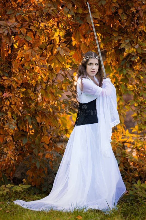 Princesa Antigua con espada fotografía de archivo libre de regalías