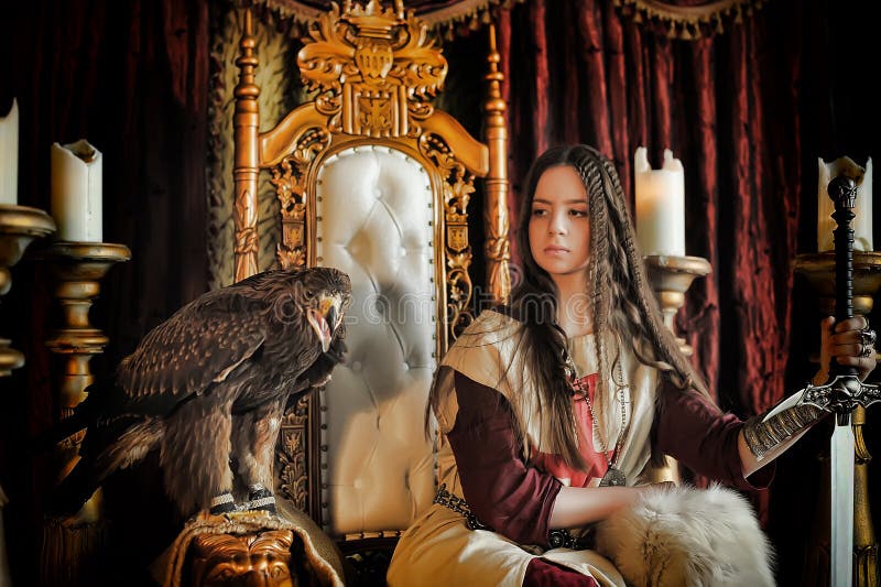 Princesa Guerrera en el trono foto de archivo