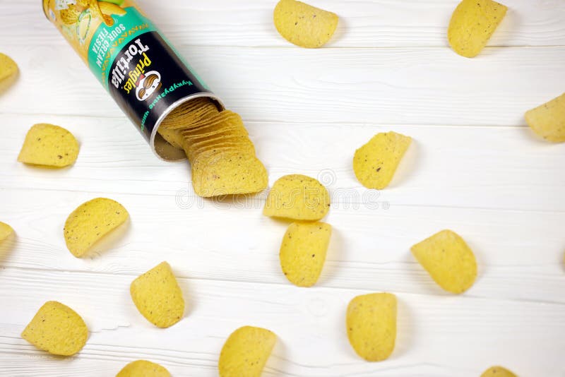 Pringles Sour Cream Fiesta Flavour. Cardboard Tube Can with Pringles