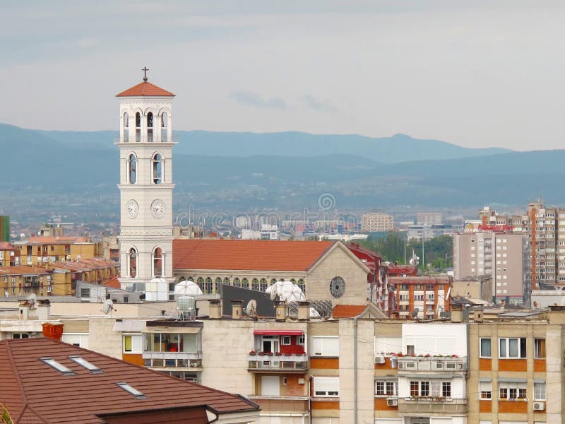 PRISTINA KOSOWO, CZERWIEC, - 2016: Rzymskokatolicka katedra Błogosławiony Macierzysty Teresa obraz royalty free PRISTINA KOSOWO, CZERWIEC, - 2016: Rzymskokatolicka katedra Błogosławiony Macierzysty Teresa obraz royalty free