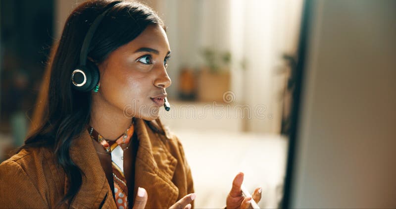 Privat mikrofon- och telemarketeringsverksamhet med kundservice eller supportchatt med kundsupport för försäljning royaltyfri foto