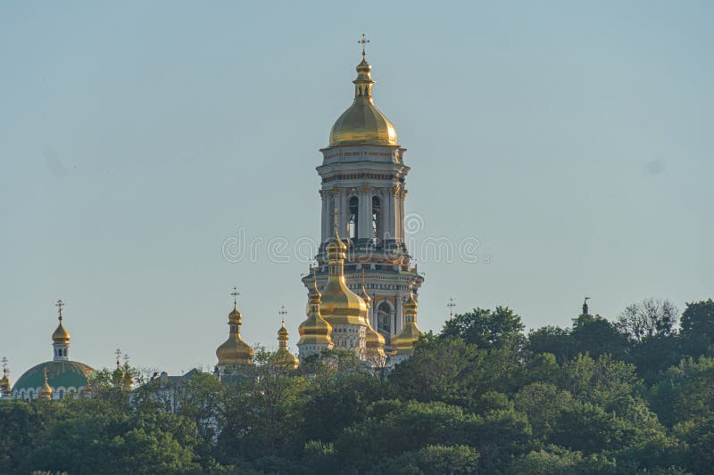 Priveliștea aeriană de la răsăritul soarelui de la Kievpechersk Lavra, unul dintre principalele simboluri, incredibil de frumos te stock images