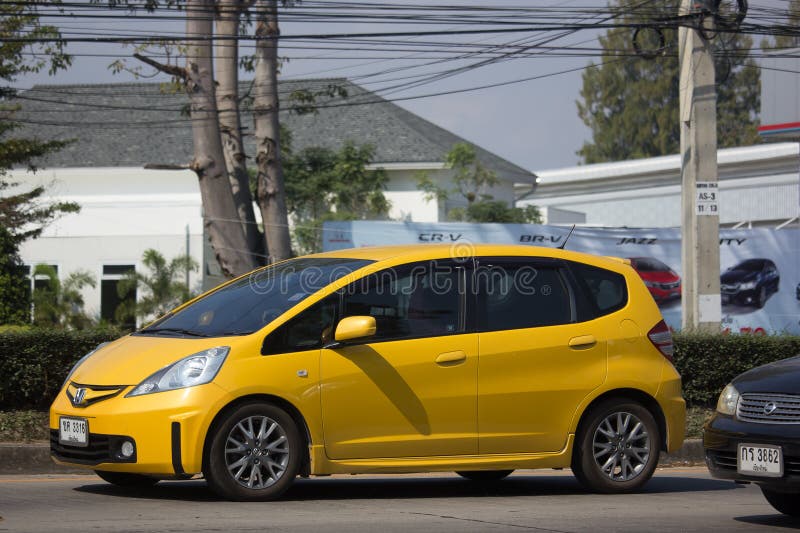 Privé stadsauto Honda Jazz Hatchback stock afbeeldingen