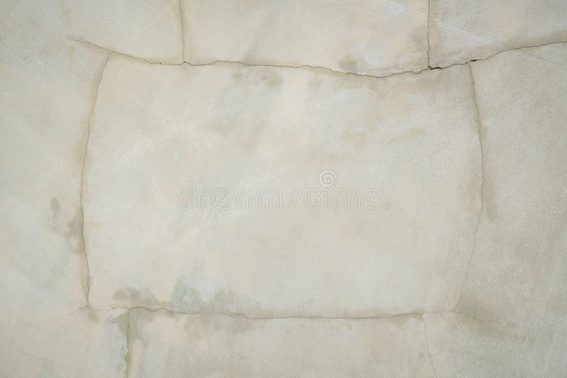 Problem of Moisture Crack Surface Texture on Exterior Dirty Concrete