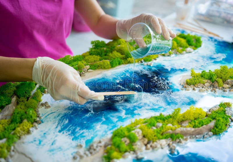 The Process of Making the Art Decor of Epoxy Resin, Natural Stones and