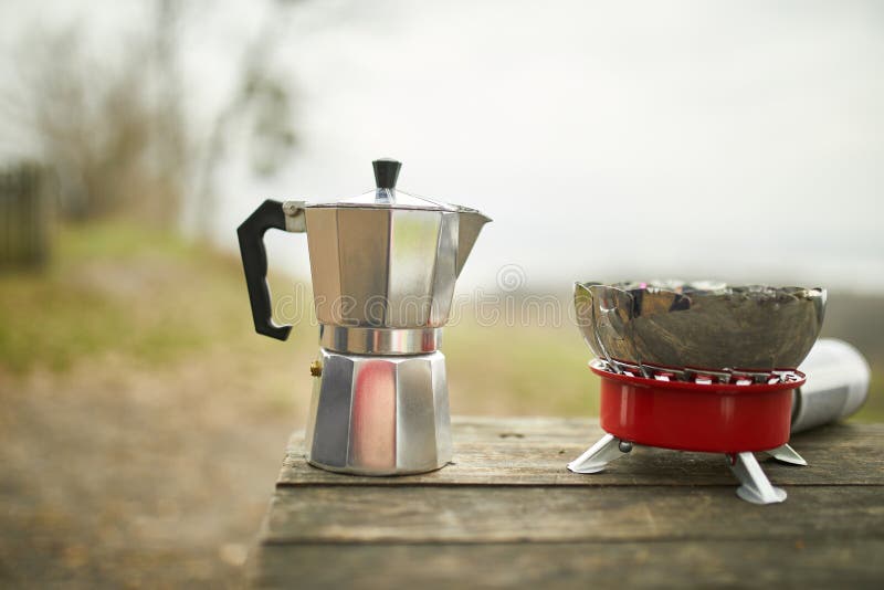 https://thumbs.dreamstime.com/b/process-making-camping-coffee-outdoor-metal-geyser-maker-gas-burner-step-travel-activity-relaxing-bushcraft-206999795.jpg