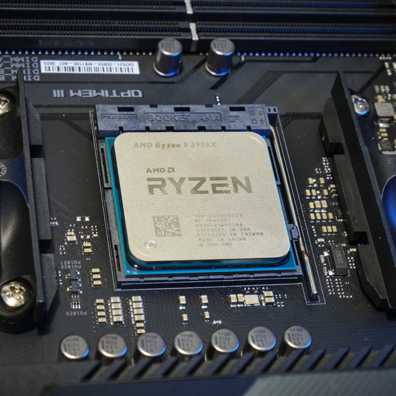 Processeur Amd Ryzen 9 3900 X Installé Sur Le Socket Cpu Am4 De La Carte  Mère Image éditorial - Image du électricité, fermer: 224205150