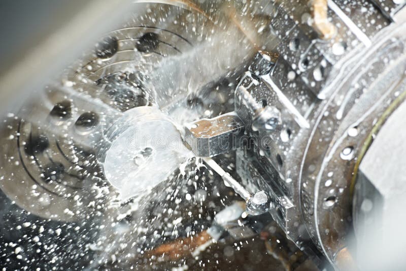 Processo lavorante in bianco del metallo immagini stock libere da diritti Processo lavorante in bianco del metallo immagini stock libere da diritti