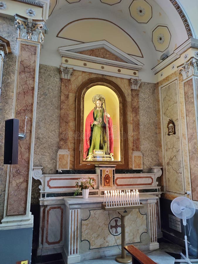 Dove Si Trova La Tomba Di San Giuda Taddeo Procida - Statua Di San Giuda Taddeo Nella Chiesa Di San Leonardo Stock