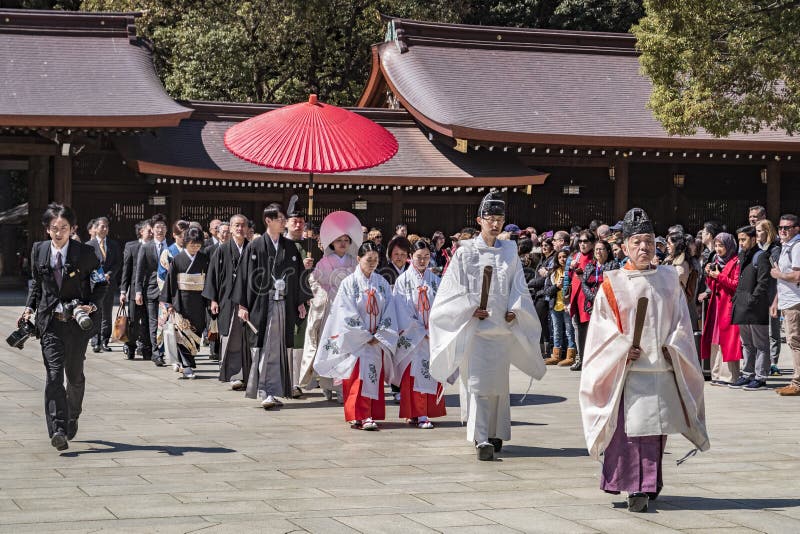 Procissão xintoísmo do casamento, Meiji Jingu fotografia de stock Procissão xintoísmo do casamento, Meiji Jingu fotografia de stock
