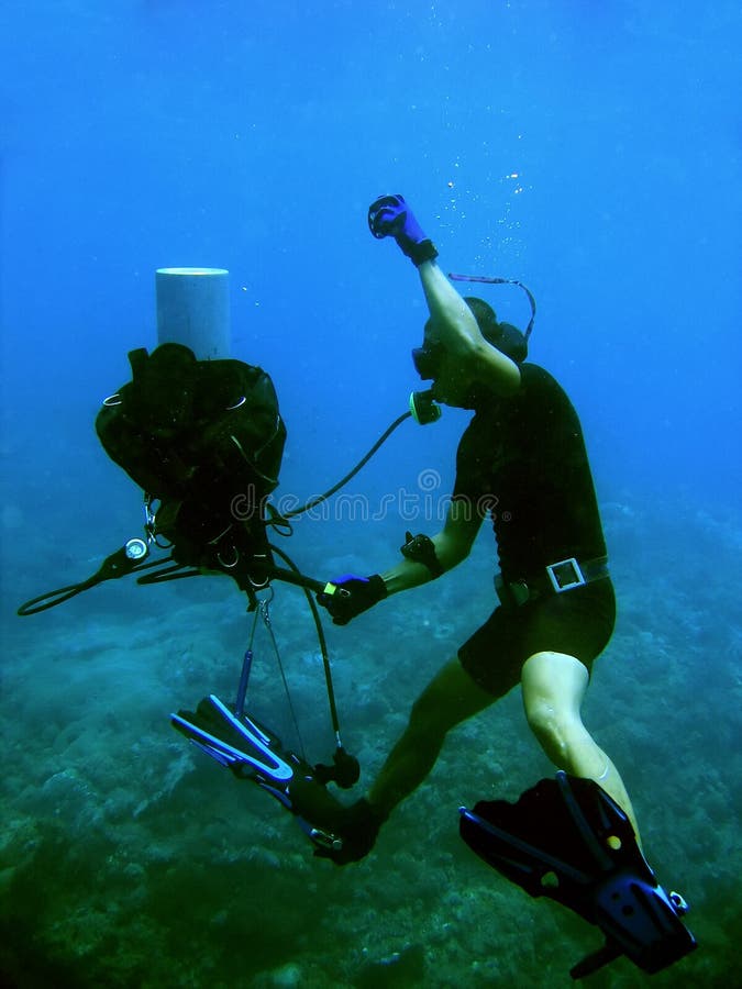 Prodezze dello scuba immagini stock libere da diritti Prodezze dello scuba immagini stock libere da diritti