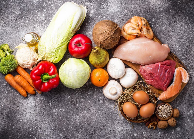 Prodotti sani per la dieta di paleo fotografie stock Prodotti sani per la dieta di paleo fotografie stock