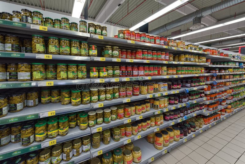 Prodotto inscatolato supermercato fotografia stock libera da diritti Prodotto inscatolato supermercato fotografia stock libera da diritti