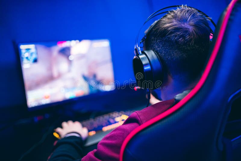 Online game hi-res stock photography and images - Alamy