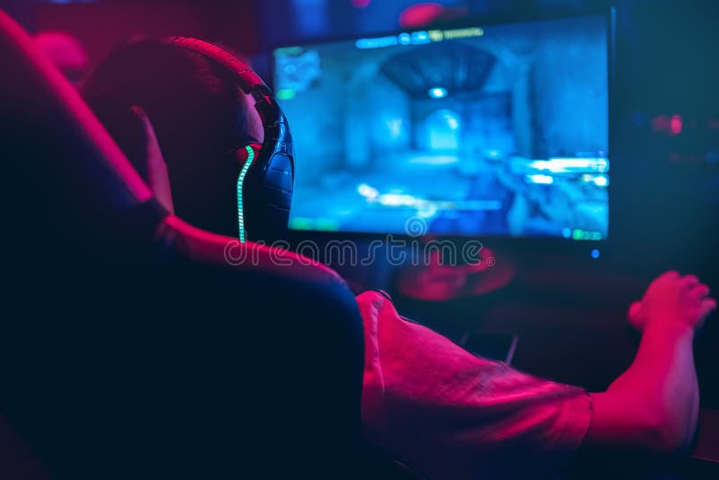 81,200+ Online Gamer Stock Photos, Pictures & Royalty-Free