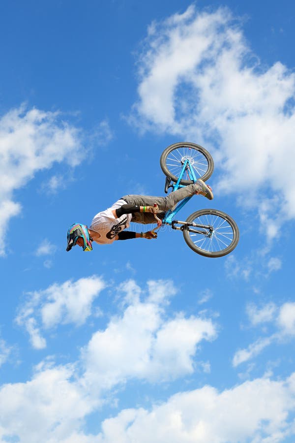 A professional rider at the MTB (Mountain Biking) competition on the Dirt Track at LKXA Extreme Sports Barcelona stock images A professional rider at the MTB (Mountain Biking) competition on the Dirt Track at LKXA Extreme Sports Barcelona stock images