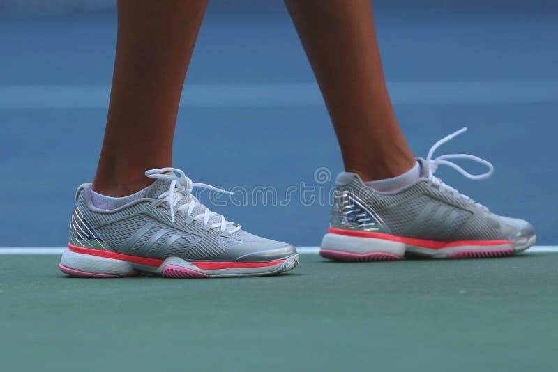 Indeholde porcelæn Kenya Professional Tennis Player Kateryna Kozlova of Ukraine Wears Custom Adidas  by Stella McCartney Tennis Shoes during US Open Match Editorial Photo -  Image of open, mccartney: 93710751