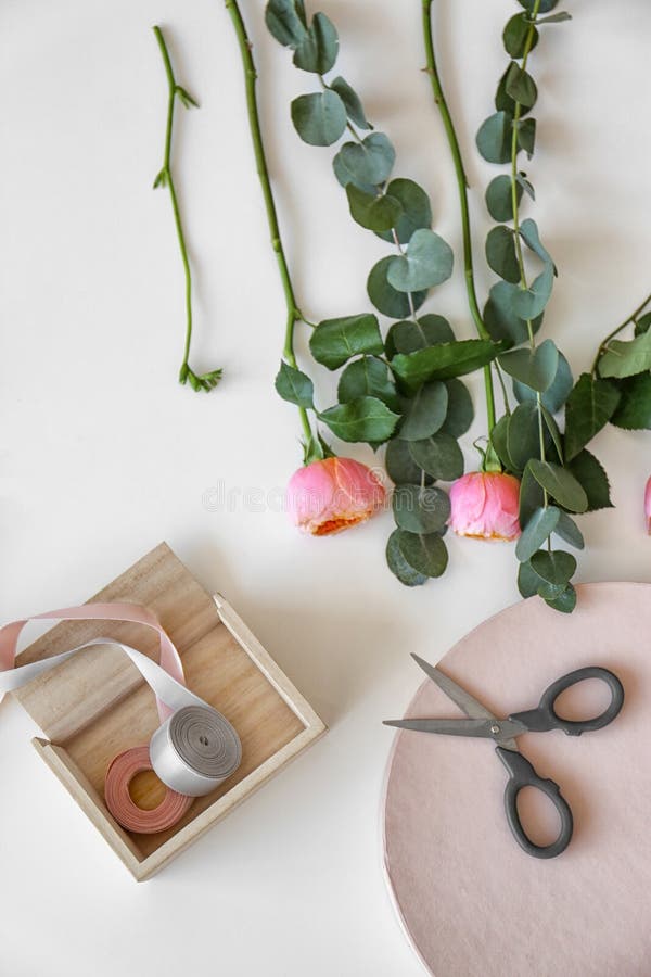 Professionele bloemistwerkplaats met mooie bloemen, stock fotografie Professionele bloemistwerkplaats met mooie bloemen, stock fotografie