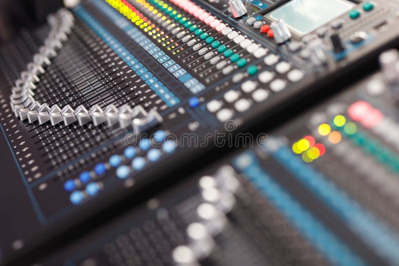 Professionele digitale geluidsmixconsole sluit af stock foto