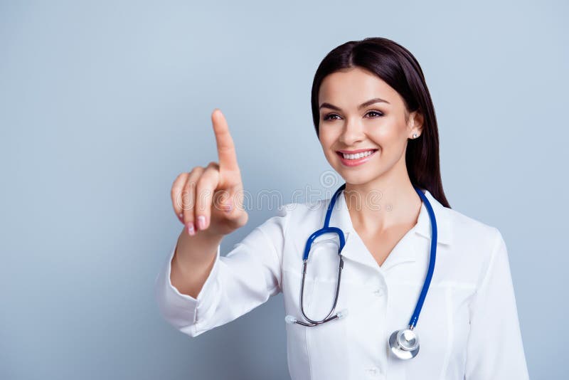 Professionelles erfolgreiches lächelndes Doktor rührendes invisiable surfa stockfoto Professionelles erfolgreiches lächelndes Doktor rührendes invisiable surfa stockfoto