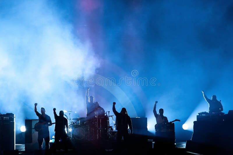 Profety furia muzyczny zespół wykonują w koncercie przy ściąganie ciężkiego metalu festiwalem muzyki