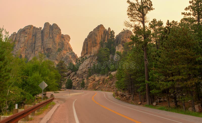 Profil commémoratif national du mont Rushmore Washington au lever de soleil images libres de droits Profil commémoratif national du mont Rushmore Washington au lever de soleil images libres de droits